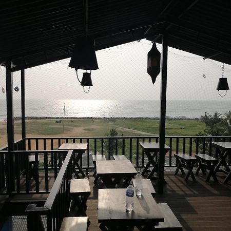 Le Petit Hotel & Restaurant Negombo Ngoại thất bức ảnh