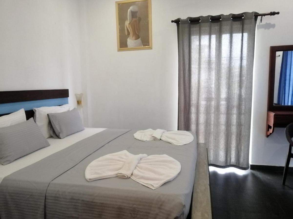 Le Petit Hotel & Restaurant Negombo Ngoại thất bức ảnh