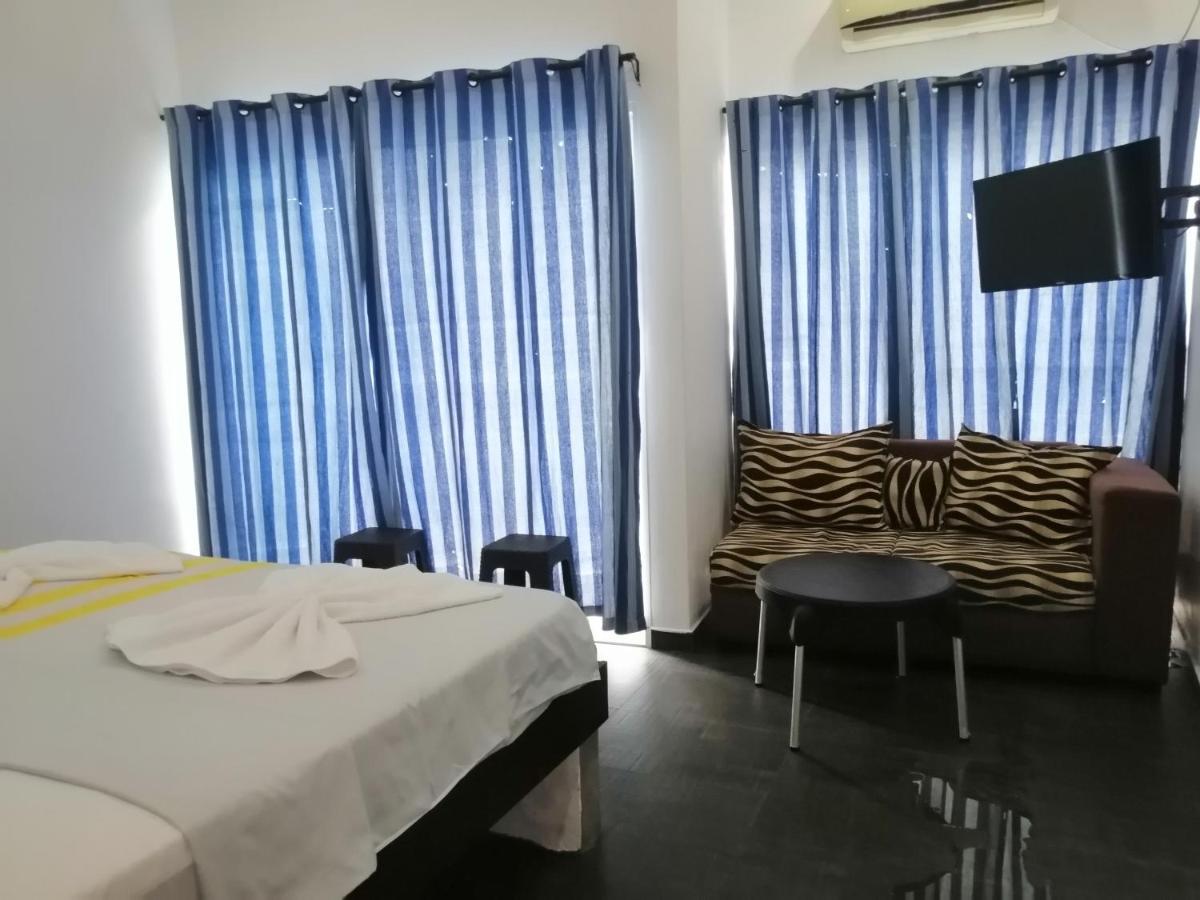 Le Petit Hotel & Restaurant Negombo Ngoại thất bức ảnh