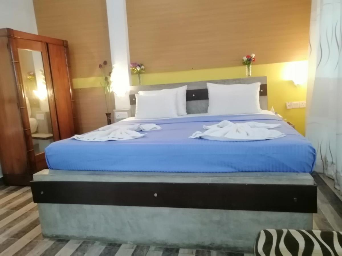 Le Petit Hotel & Restaurant Negombo Ngoại thất bức ảnh