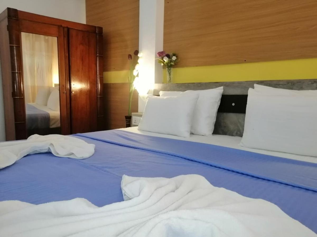 Le Petit Hotel & Restaurant Negombo Ngoại thất bức ảnh
