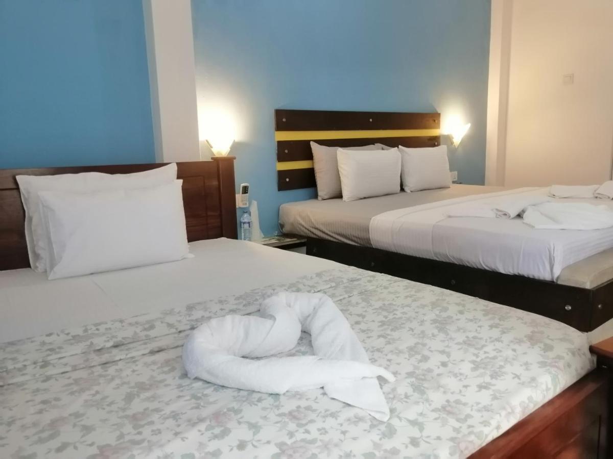 Le Petit Hotel & Restaurant Negombo Ngoại thất bức ảnh