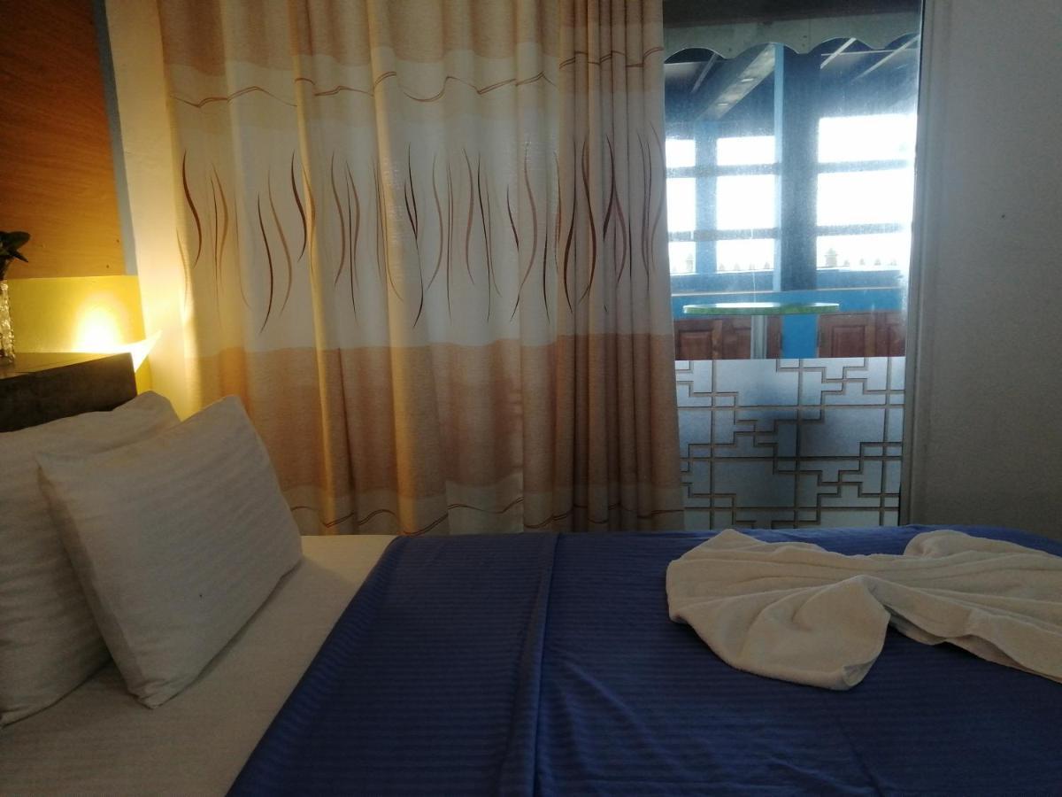 Le Petit Hotel & Restaurant Negombo Ngoại thất bức ảnh