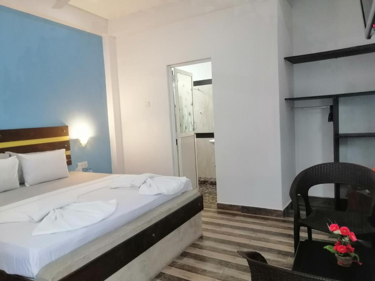 Le Petit Hotel & Restaurant Negombo Ngoại thất bức ảnh