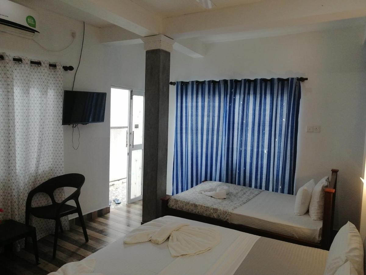 Le Petit Hotel & Restaurant Negombo Ngoại thất bức ảnh