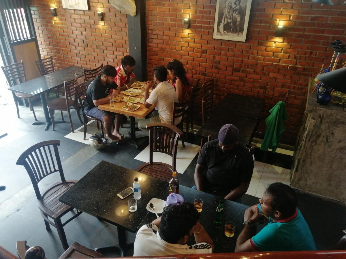 Le Petit Hotel & Restaurant Negombo Ngoại thất bức ảnh