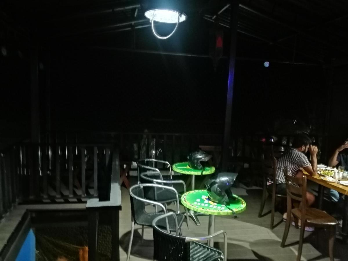 Le Petit Hotel & Restaurant Negombo Ngoại thất bức ảnh
