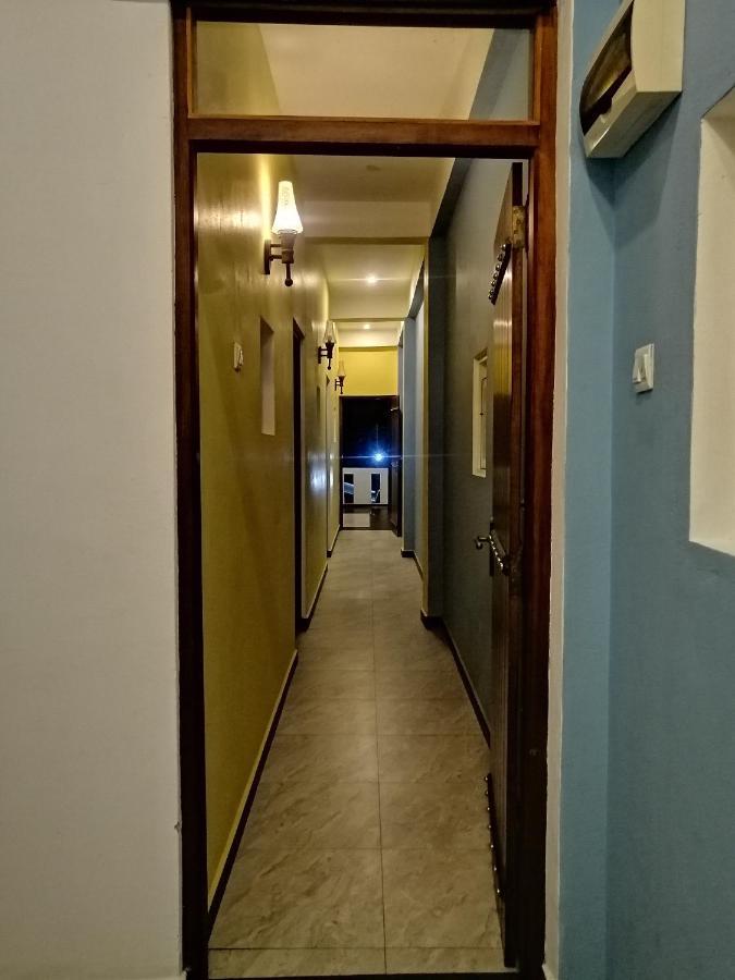 Le Petit Hotel & Restaurant Negombo Ngoại thất bức ảnh