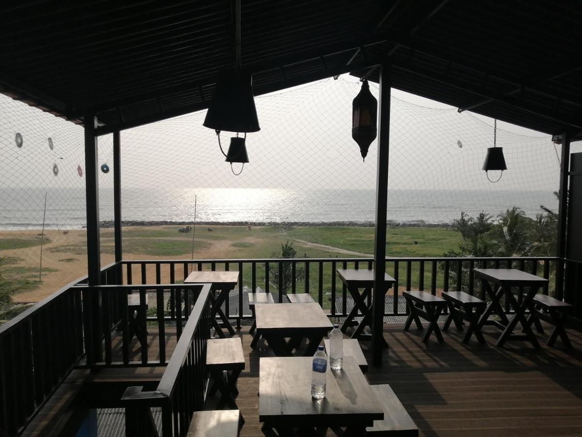 Le Petit Hotel & Restaurant Negombo Ngoại thất bức ảnh