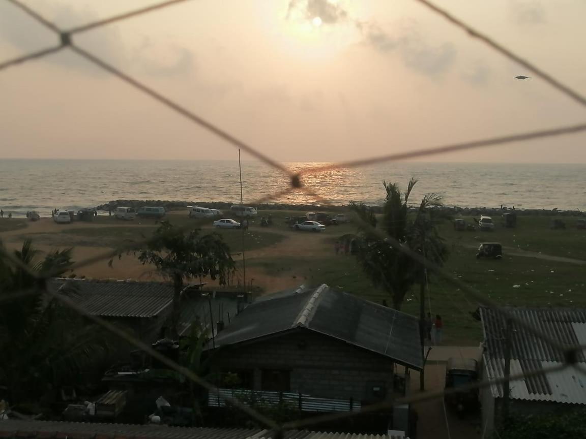 Le Petit Hotel & Restaurant Negombo Ngoại thất bức ảnh